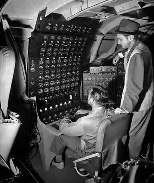 “钢铁侠”制造的休斯H-4最大的水上飞机