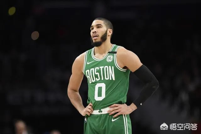 如何看待塔图姆与布朗在季后赛首战对阵费城的表现？