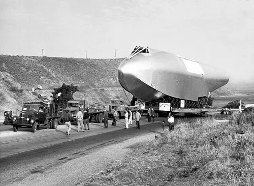 “钢铁侠”制造的休斯H-4最大的水上飞机