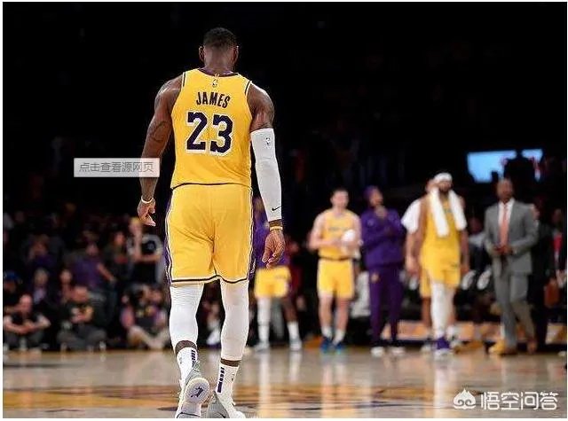 目前詹姆斯三双85次,你觉得退役时三双会过百吗?