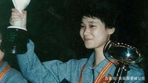 如何评价昔日乒乓球世界冠军曹燕华呢？