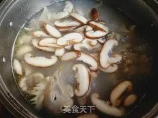 香菇炖鸡汤