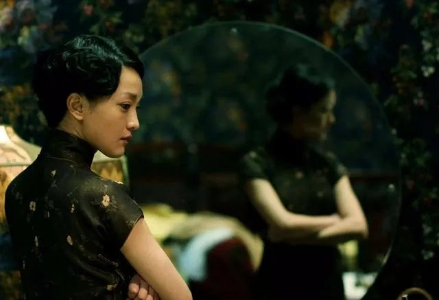 为什么瘦小的周迅出演过那么多的大美女却没有争议？