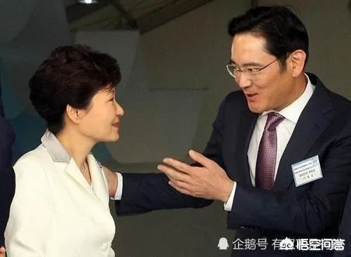 你觉得朴槿惠的执政风格到底是软弱，还是强硬？为什么？