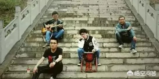 《纸短情长》唱的是一段感情还是两段感情？