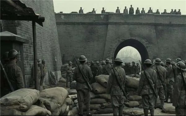 如何评价喋血孤城？值得一看吗？