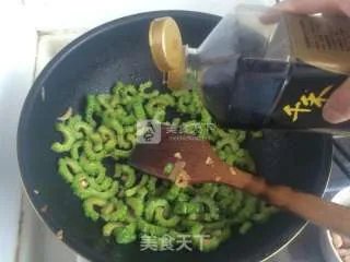 苦瓜炒肉