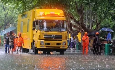 中秋假期超10省区市将有强降雨，市民出行需要注意哪些问题？