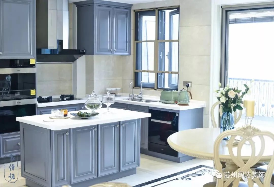 新作| Jenny in the garden.