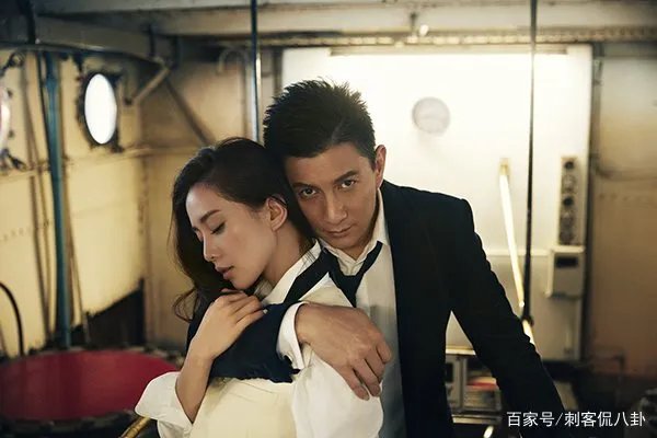 吴奇隆疑似传来“噩耗”，前妻马雅舒曝料黑历史当头一棒，刘诗诗咋回应的？