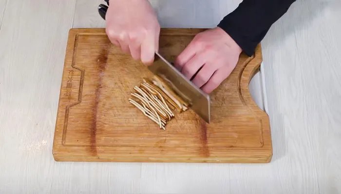 青椒炒香干怎么炒 炒香干的家常做法