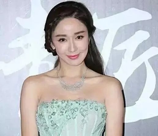 哪些女明星本来很好看却要整容，还越整越丑？