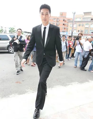 赖斯翔个人资料简介 与Ella秀恩爱甜蜜爆表