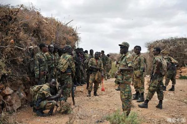 索马里青年党成员都是青年人吗？为什么要加入这种党派?