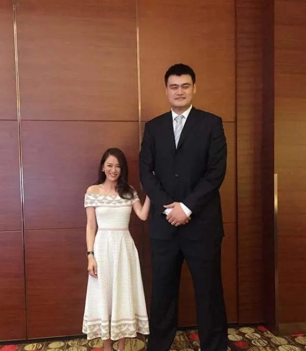 为何都说姚明是合影杀手？