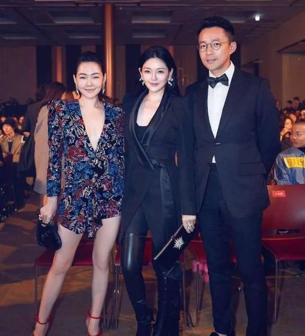 徐妈妈流泪谈女儿离婚原因，大S因汪小菲的爷们脾气过得很辛苦，你怎么看？