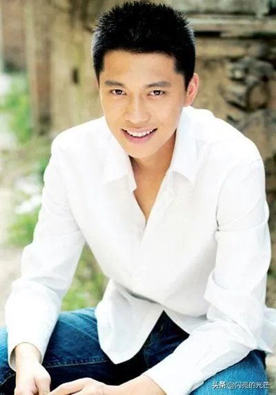 如果以李文亮英雄为原型拍一部电影，你觉得哪几个人比较合适？