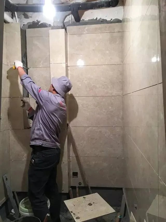 九牧「浴室改造」进展神速，设计大神王平仲亲身指导