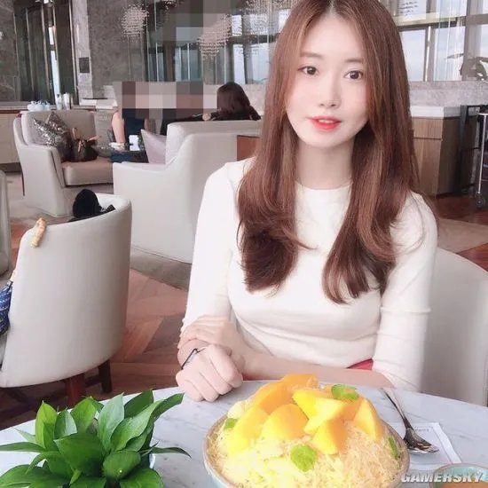 韩国女数学老师走红 网友:老师我想学数学