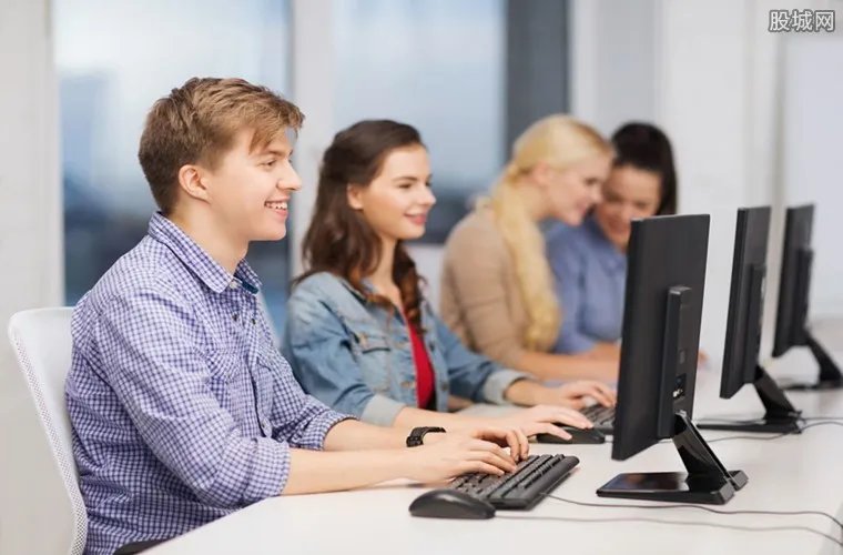 现在什么工作月入过万 这几种职业可以列入清单