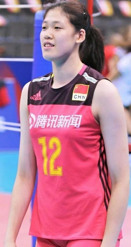 左手大将博斯科维奇能和当今世界女排第一人李盈莹相比较吗？