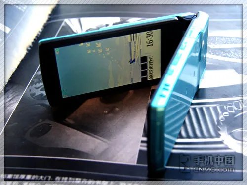 支持320万像素拍照