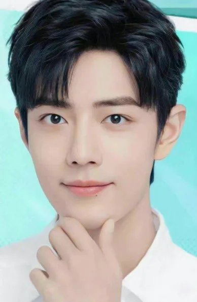 肖战起诉两家眼镜店侵权胜诉，这两家店侵犯了其哪些权益？