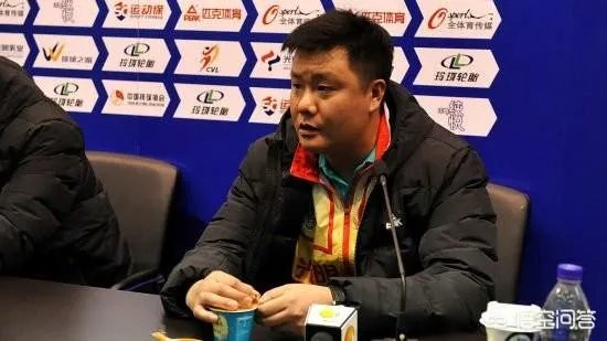 决赛第六场，对于上海女排主教练王之腾的换人问题你怎么看？