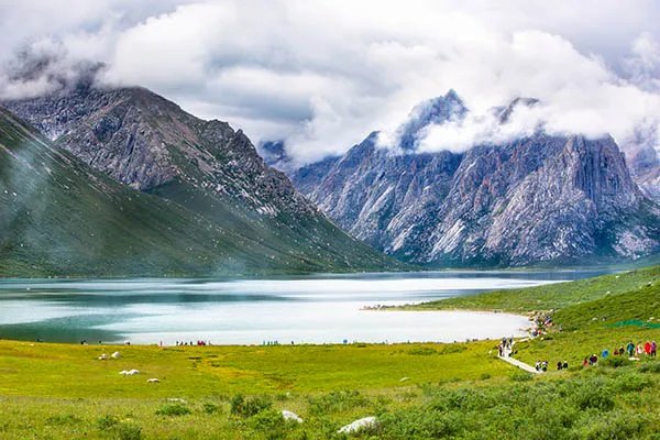 年宝玉则在哪里 年宝玉则在什么地方