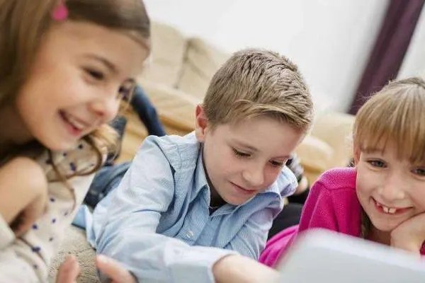 兰迪少儿英语被指停课不退费，你认为消费者们该如何维权？