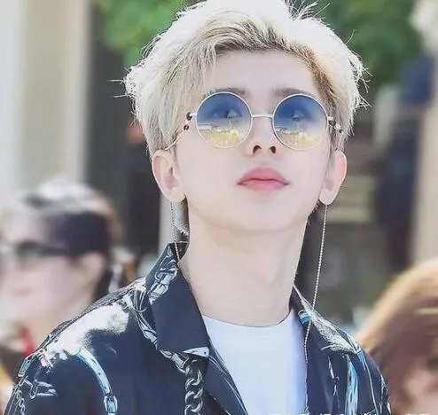 蔡徐坤八卦：蔡徐坤家庭背景曝光，蔡徐坤女朋友是谁？