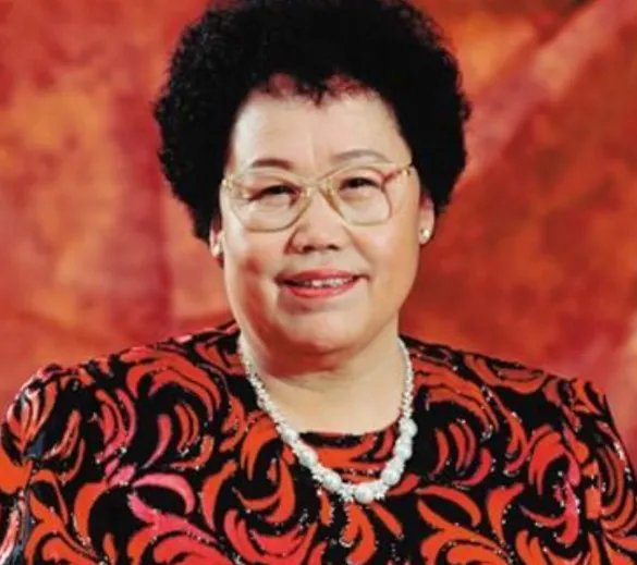 中国女首富陈丽华的现任老公是“唐僧”，那她的前夫到底是谁？