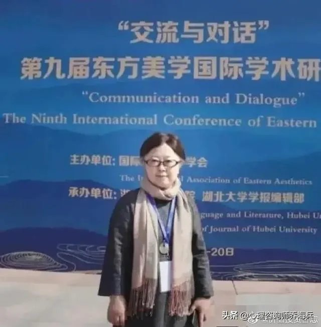 方方、梁艳秋、王小妮，包丽、武大法学女博士被PUA，近日这些高知女性怎么回事？