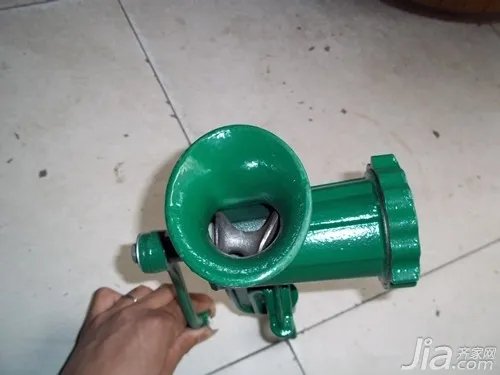 家用小型绞肉机使用方法
