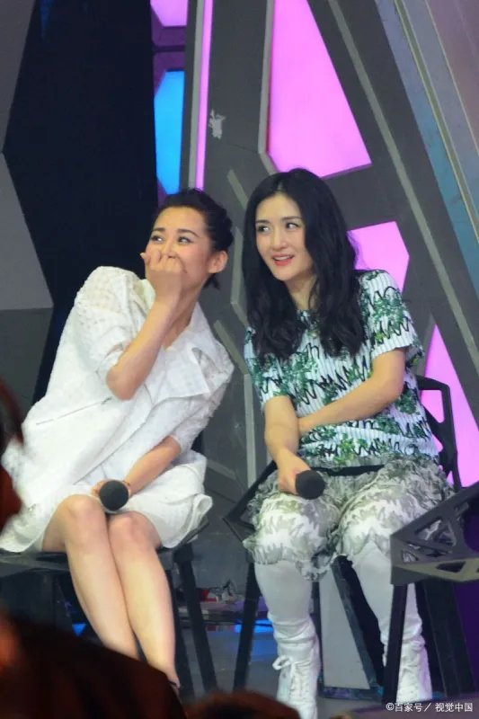 谢娜挺孕肚回归《快本》，你觉得这次回归她的状态如何？