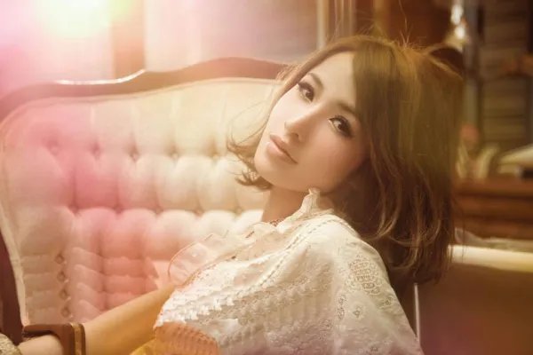 萧亚轩式的快乐是什么意思？