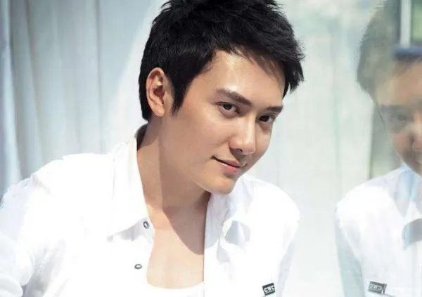 冯绍峰到底是一个什么样的人?