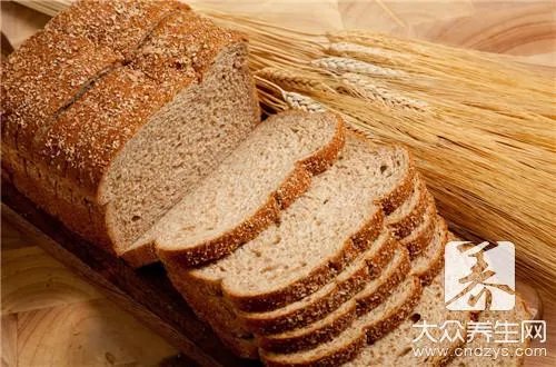 ​怎么使用面包机做面包呢？               