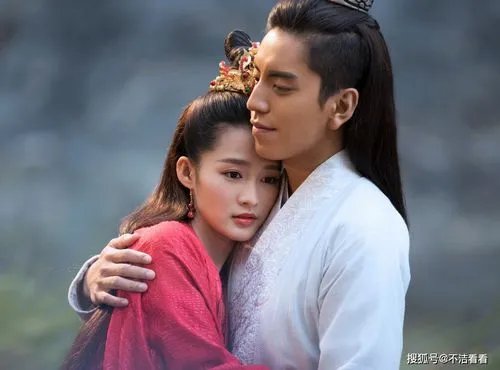 王大陆回应节目上抱李沁，是否是网友的过度解读？