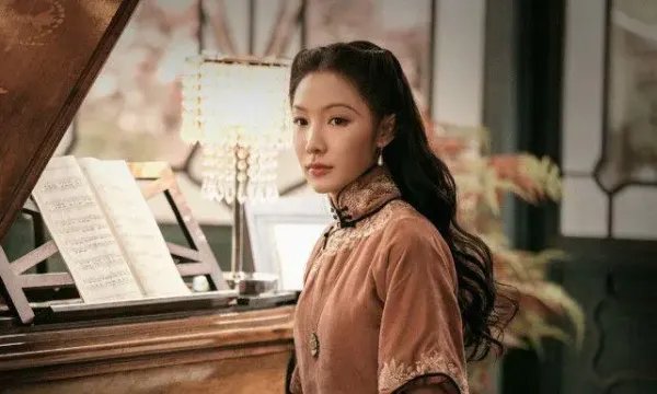 《传家》同样是出身高贵的豪门千金，为何易钟秀活得最清醒？