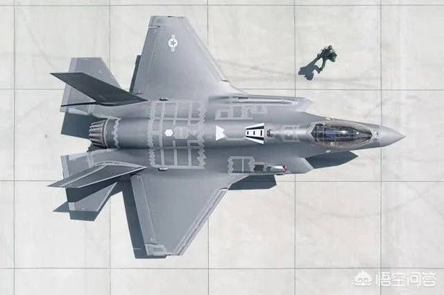 美国的F22和F35都是五代机，它们都有哪些相同点，又有何区别？