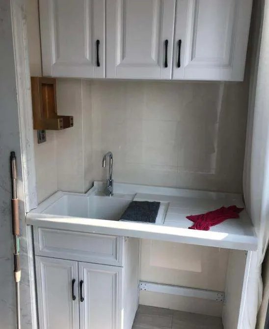 房子装修，衣柜买成品的还是订做衣柜好