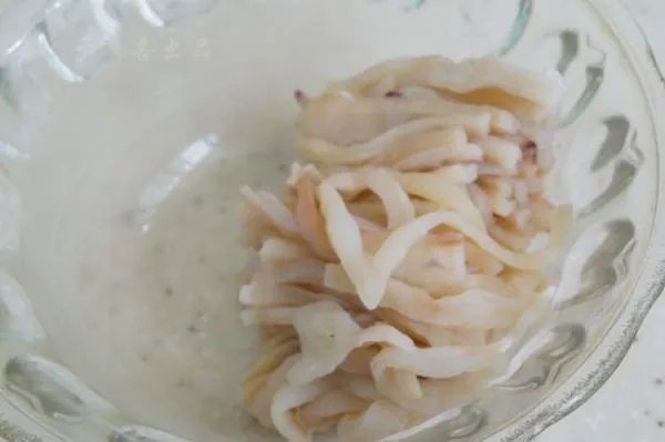 炒鱿鱼的家常做法是什么？