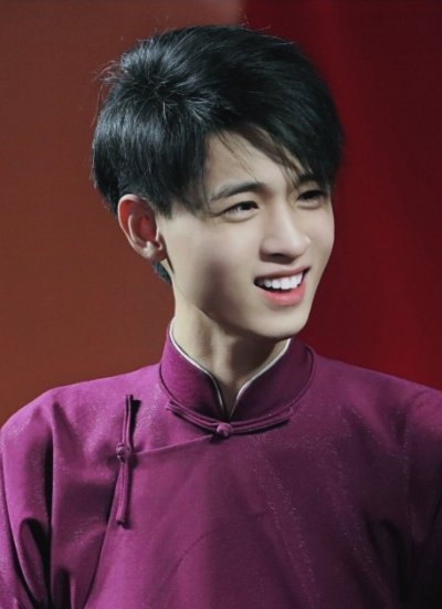 秦霄贤的家庭背景到底有多好?