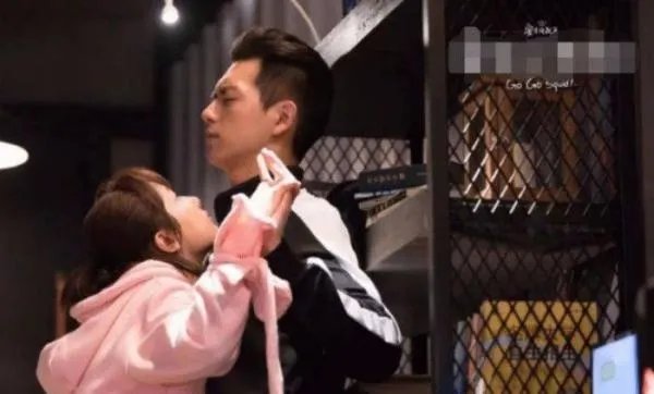 你知道在《亲爱的》里，胡一天，李现的真实年龄吗？