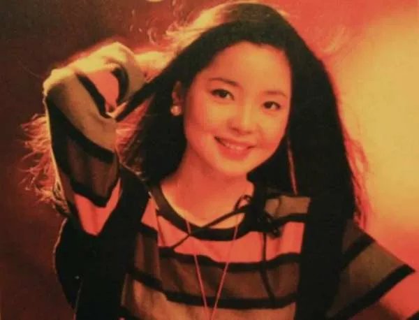 “谢谢你，我衷心谢谢你”是哪首歌里的歌词