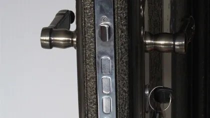 防盗门怎么换锁和换锁芯