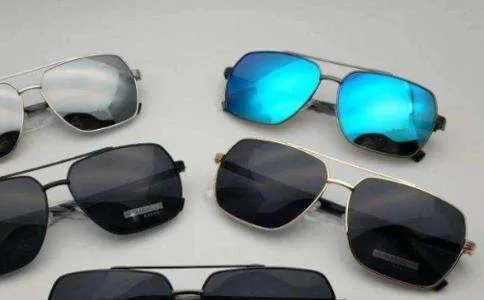 暴龙太阳镜和 暴龙偏光太阳镜有什么 区别？具体点