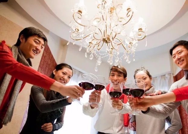 祝酒词大全简单实用 四个字敬酒成语有哪些