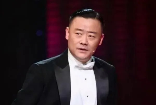 将要重蹈周立波覆辙时，黄渤如何拉张艺兴一把？